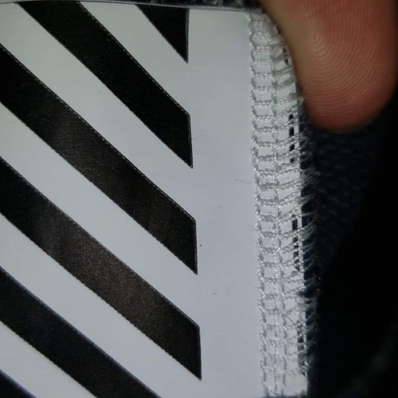 Offwhite carravagio crewneck sz xxl - Picture 3 of 9